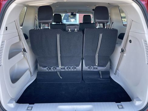 Used 2024 Chrysler Pacifica Touring-L image 15