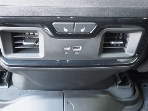 Used 2026 GMC Sierra 3500 AT4 w/ AT4 Premium Plus Package AWD/4WD image 17