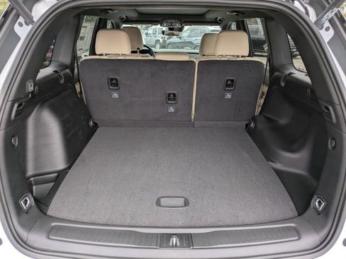 New 2025 Jeep Grand Cherokee Limited image 13