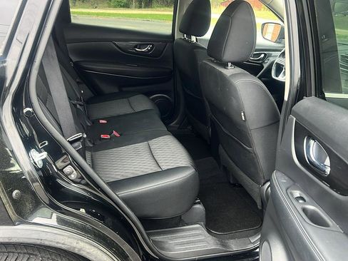 Used 2018 Nissan Rogue SV image 31