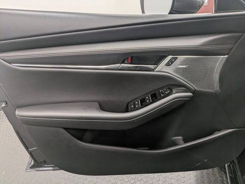 Used 2021 MAZDA MAZDA3 s image 8