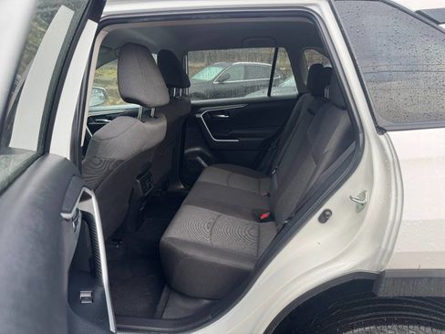 Used 2022 Toyota RAV4 XLE image 31