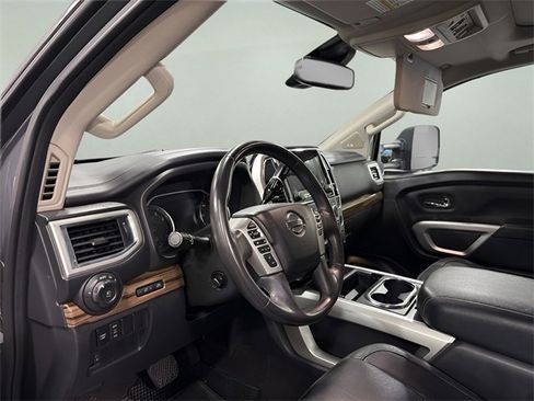 Used 2020 Nissan Titan SL w/ Moonroof Package image 11