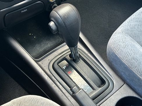 Used 2004 Hyundai Elantra GLS image 19