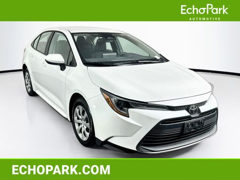 Used 2024 Toyota Corolla LE FWD image 1