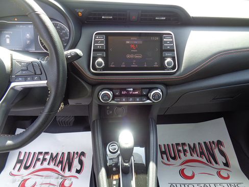 Used 2020 Nissan Kicks SR w/ SR Premium Package image 14