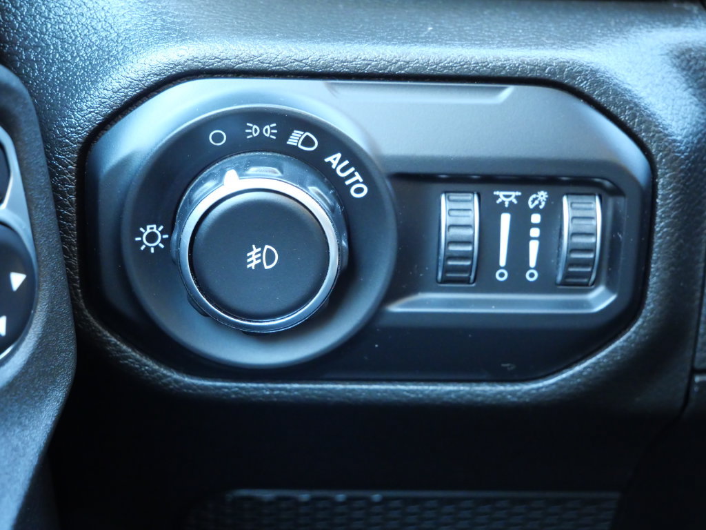 Used 2021 Jeep Wrangler Unlimited Sahara AWD/4WD image 23
