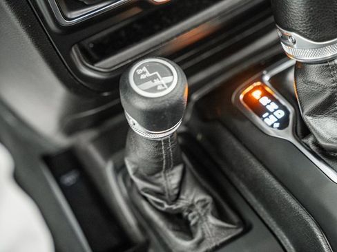 Used 2021 Jeep Gladiator Willys image 29