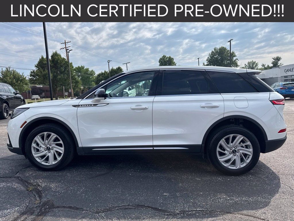 Used 2023 Lincoln Corsair FWD image 1