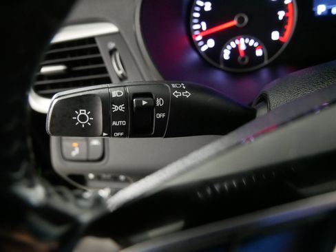 Used 2020 Kia Optima S image 32