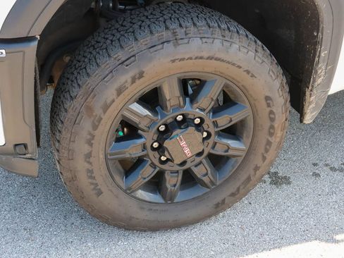 Used 2025 GMC Sierra 2500 AT4 AWD/4WD image 7