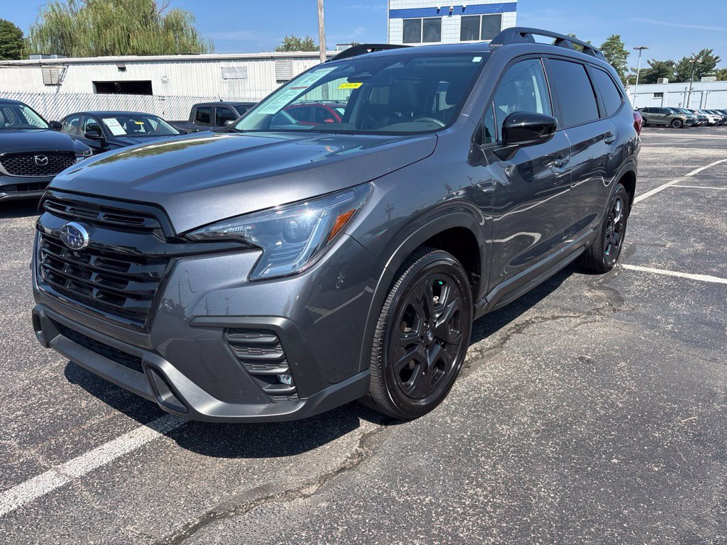 Used 2025 Subaru Ascent Bronze Edition w/ Popular Package #2 AWD/4WD image 3
