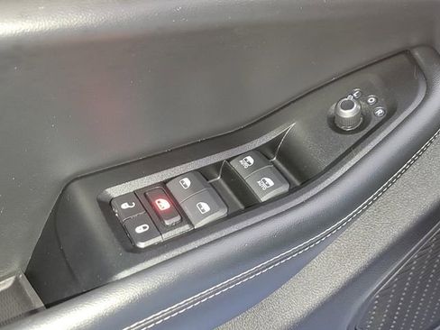 Used 2024 Jeep Grand Cherokee L Laredo image 7