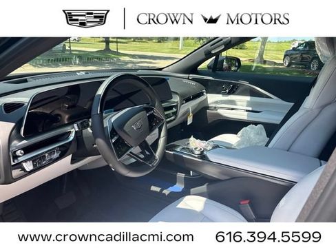 New 2026 Cadillac Lyriq Luxury AWD/4WD image 12