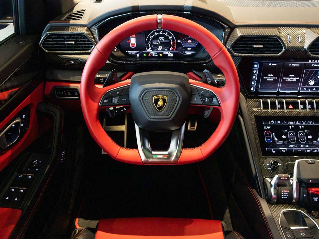 Used 2022 Lamborghini Urus AWD/4WD image 39