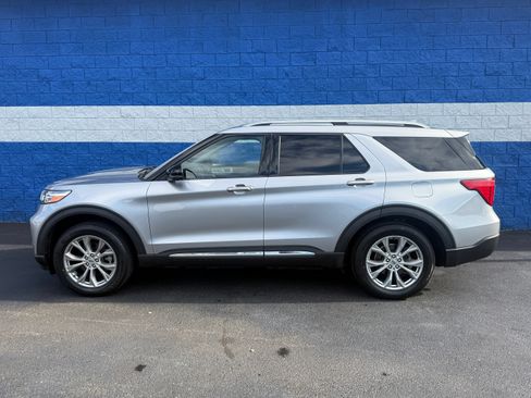 Used 2020 Ford Explorer Limited w/ Class III Trailer Tow Package AWD/4WD image 18