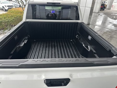 Certified 2025 Toyota Tacoma TRD Off-Road AWD/4WD image 16
