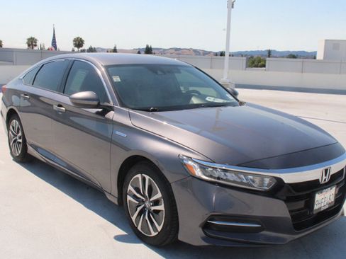 Used 2020 Honda Accord Hybrid image 2