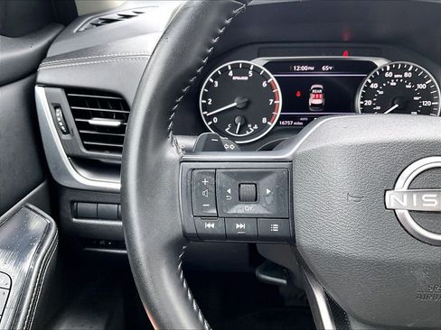 Used 2025 Nissan Rogue SV AWD/4WD image 22