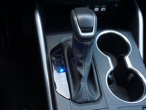 Used 2025 Toyota Highlander XLE image 10