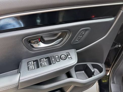 Used 2023 Honda Pilot Touring image 4