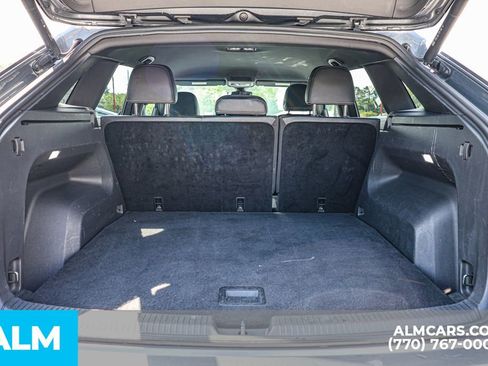 Used 2024 Volkswagen Atlas Cross Sport SE FWD image 23