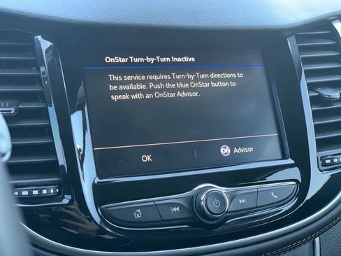 Certified 2022 Chevrolet Trax LT w/ LT Convenience Package image 11