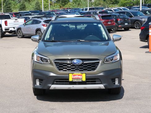 Used 2022 Subaru Outback Touring XT AWD/4WD image 2