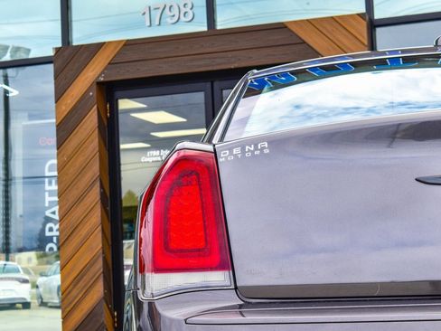 Used 2022 Chrysler 300 Touring w/ Sport Appearance Package image 29