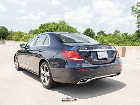 Used 2017 Mercedes-Benz E 300 4MATIC image 5