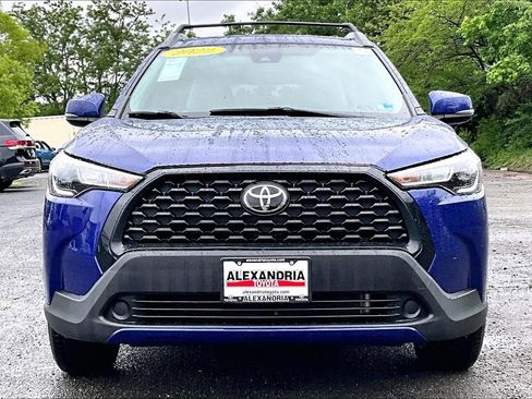 Used 2022 Toyota Corolla Cross LE w/ Moonroof Package AWD/4WD image 3