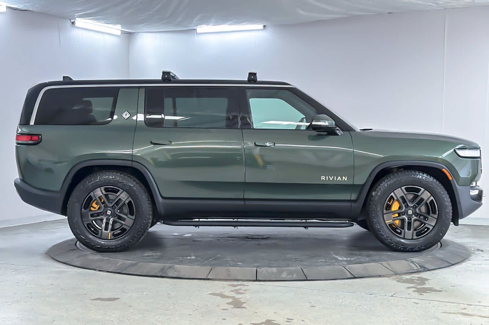Used 2023 Rivian R1S Adventure Quad AWD/4WD image 8