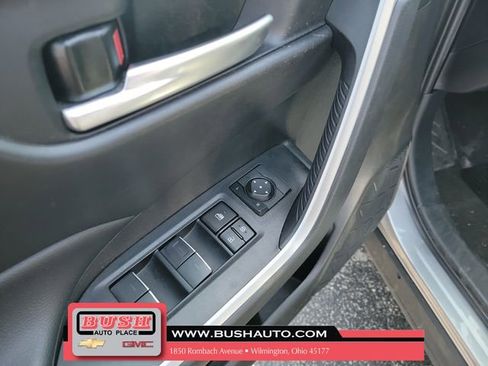 Used 2024 Toyota RAV4 XLE AWD/4WD image 21