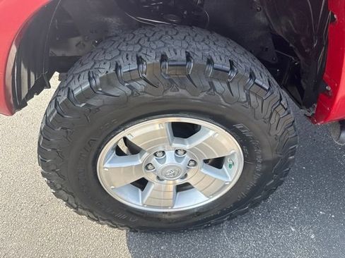 Used 2015 Toyota Tacoma 4x4 Double Cab w/ TRD Sport Package image 13