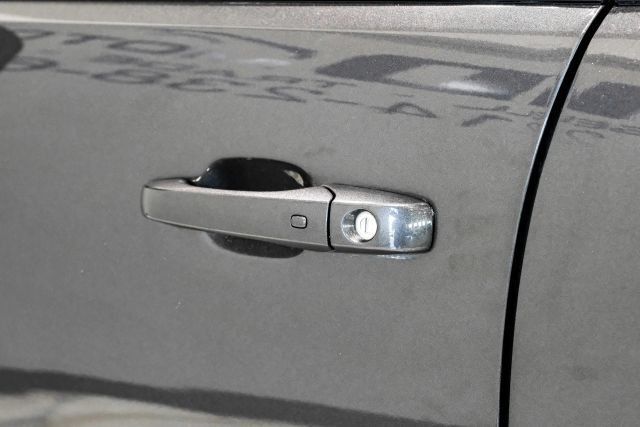 Used 2015 Dodge Durango R/T w/ Technology Group RWD image 37