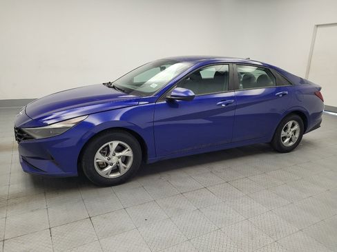 Used 2021 Hyundai Elantra SE FWD image 2