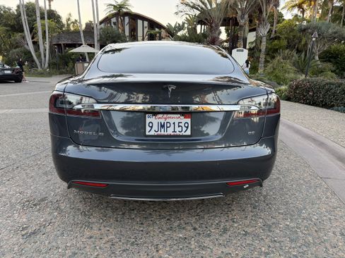 Used 2014 Tesla Model S 85 image 4