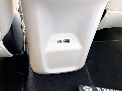 Used 2021 Buick Envision Essence FWD image 38