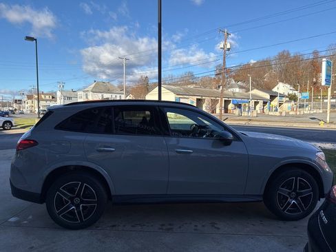 New 2026 Mercedes-Benz GLC 300 4MATIC image 11