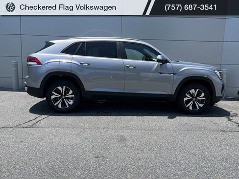 New 2025 Volkswagen Atlas Cross Sport SE image 23