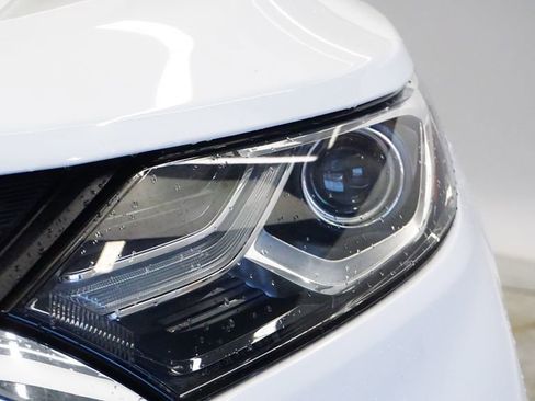 Used 2020 Chevrolet Equinox LT image 12