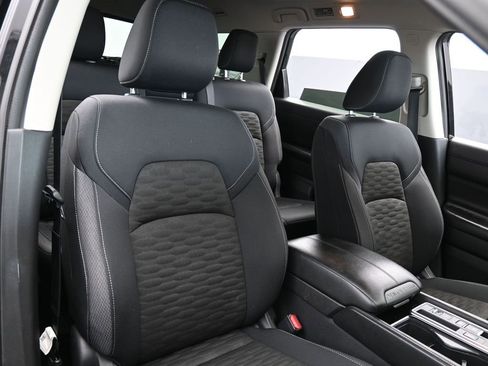 Used 2025 Nissan Pathfinder SV image 47