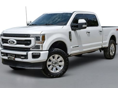 Used 2021 Ford F250 Platinum w/ FX4 Off-Road Package AWD/4WD image 4