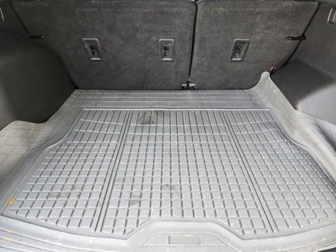 Used 2021 Chevrolet Equinox LT image 32