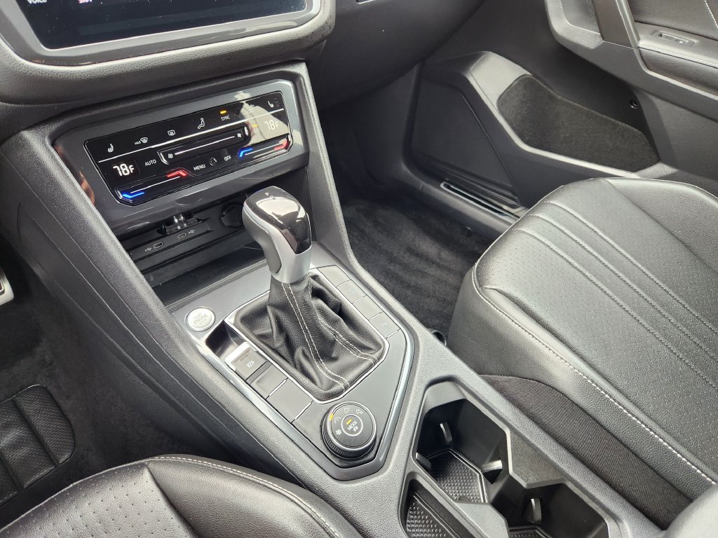 Certified 2024 Volkswagen Tiguan SE R-Line AWD/4WD image 15