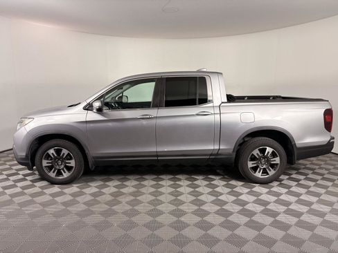 Used 2017 Honda Ridgeline RTL-T image 2