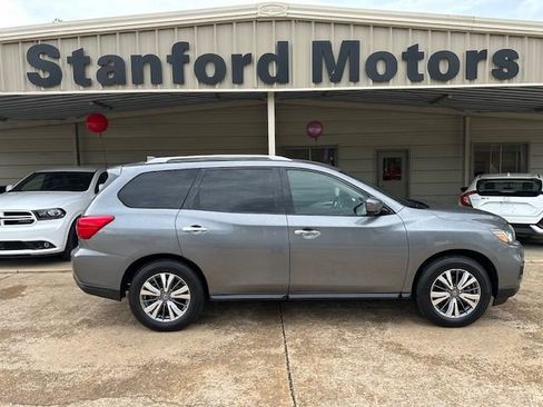 Used 2020 Nissan Pathfinder SL image 1