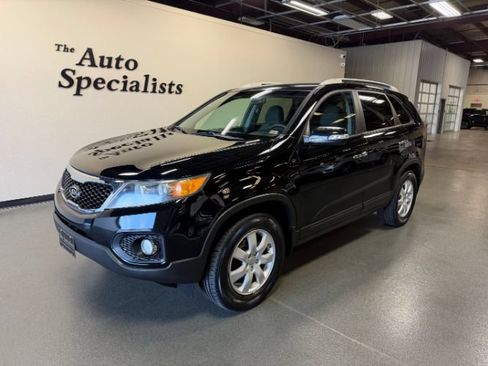 Used 2013 Kia Sorento LX w/ Convenience Pkg FWD image 1