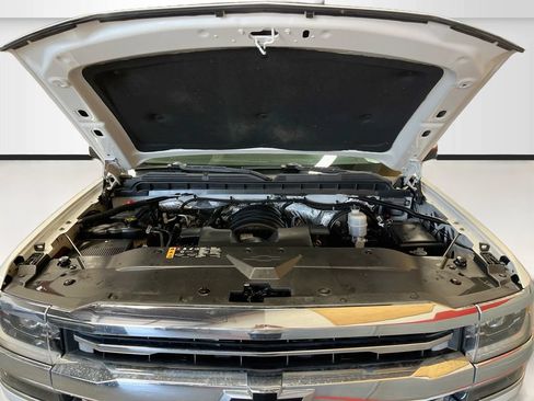 Used 2018 Chevrolet Silverado 1500 High Country AWD/4WD image 31