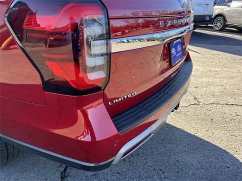 Used 2022 Ford Expedition Max Limited image 10